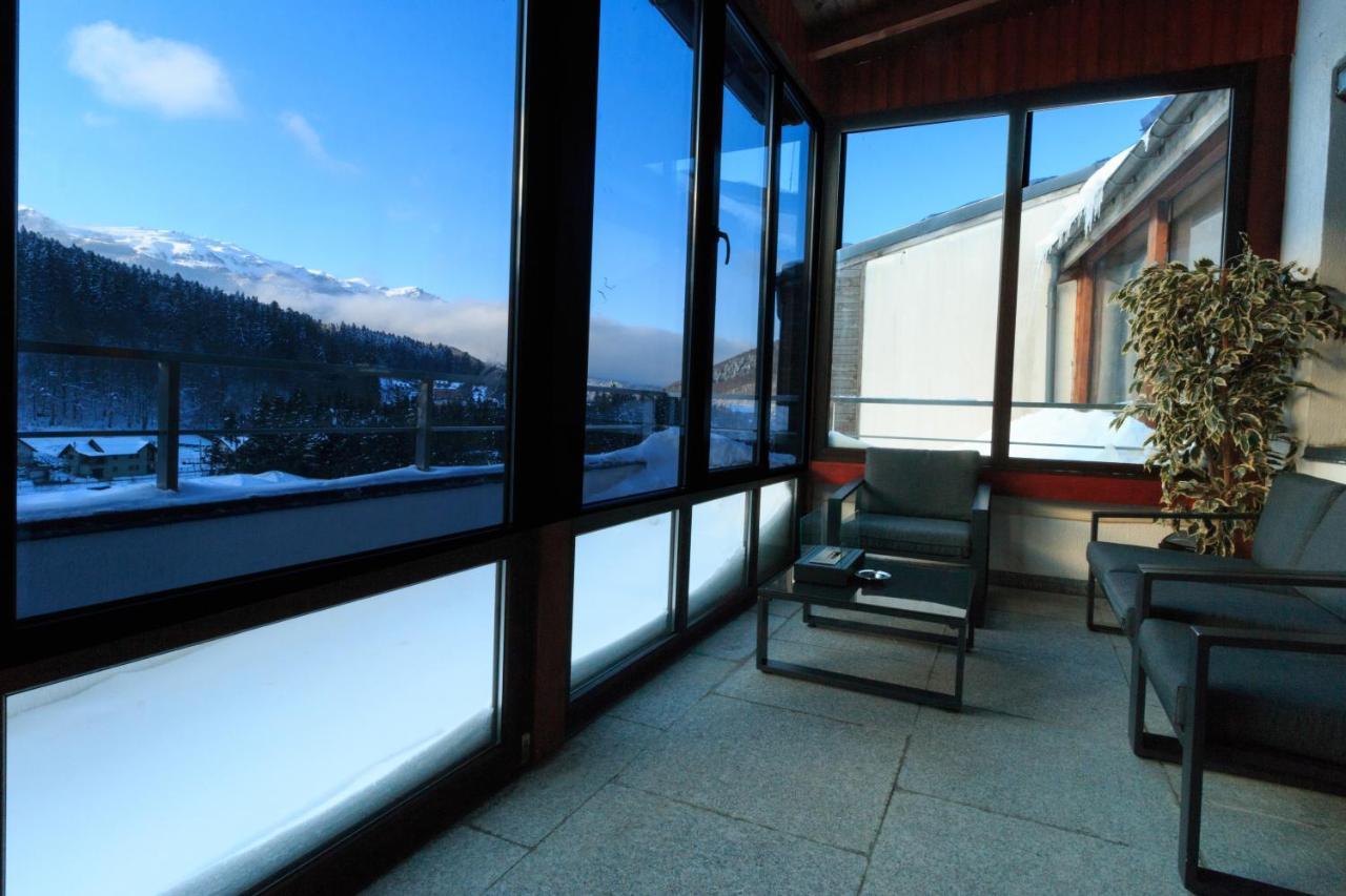 Best View Ap With Parking And 2 Bathrooms Sinaia Eksteriør billede