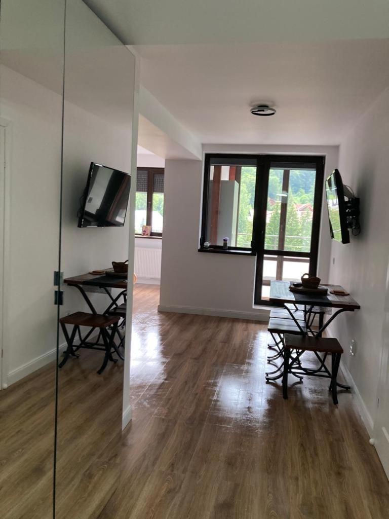 Best View Ap With Parking And 2 Bathrooms Sinaia Eksteriør billede