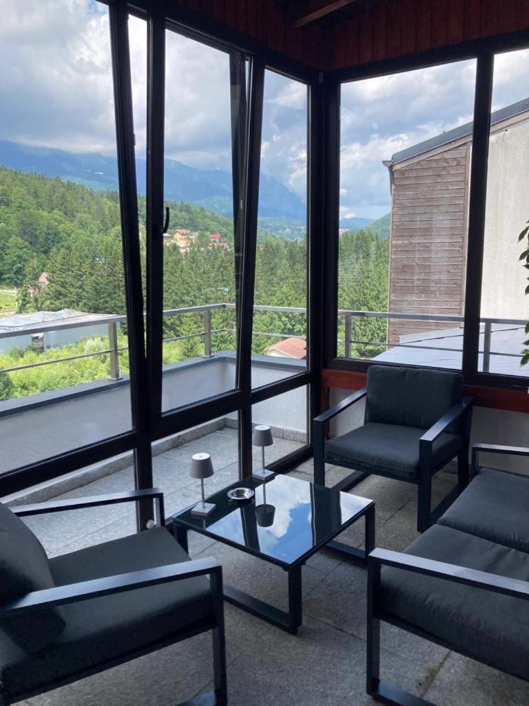 Best View Ap With Parking And 2 Bathrooms Sinaia Eksteriør billede