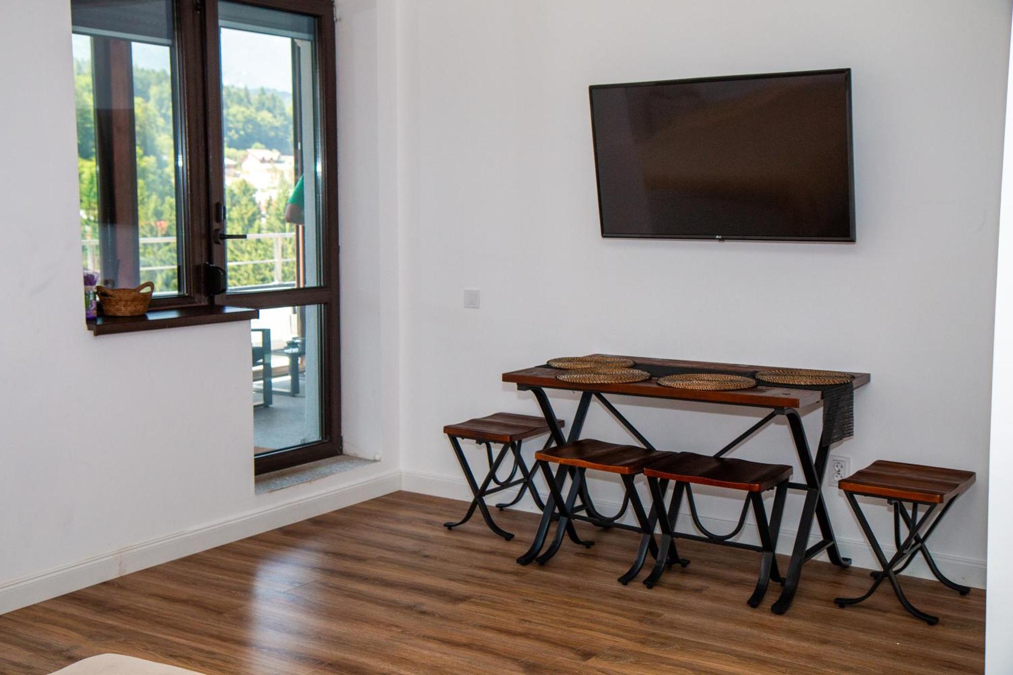 Best View Ap With Parking And 2 Bathrooms Sinaia Eksteriør billede