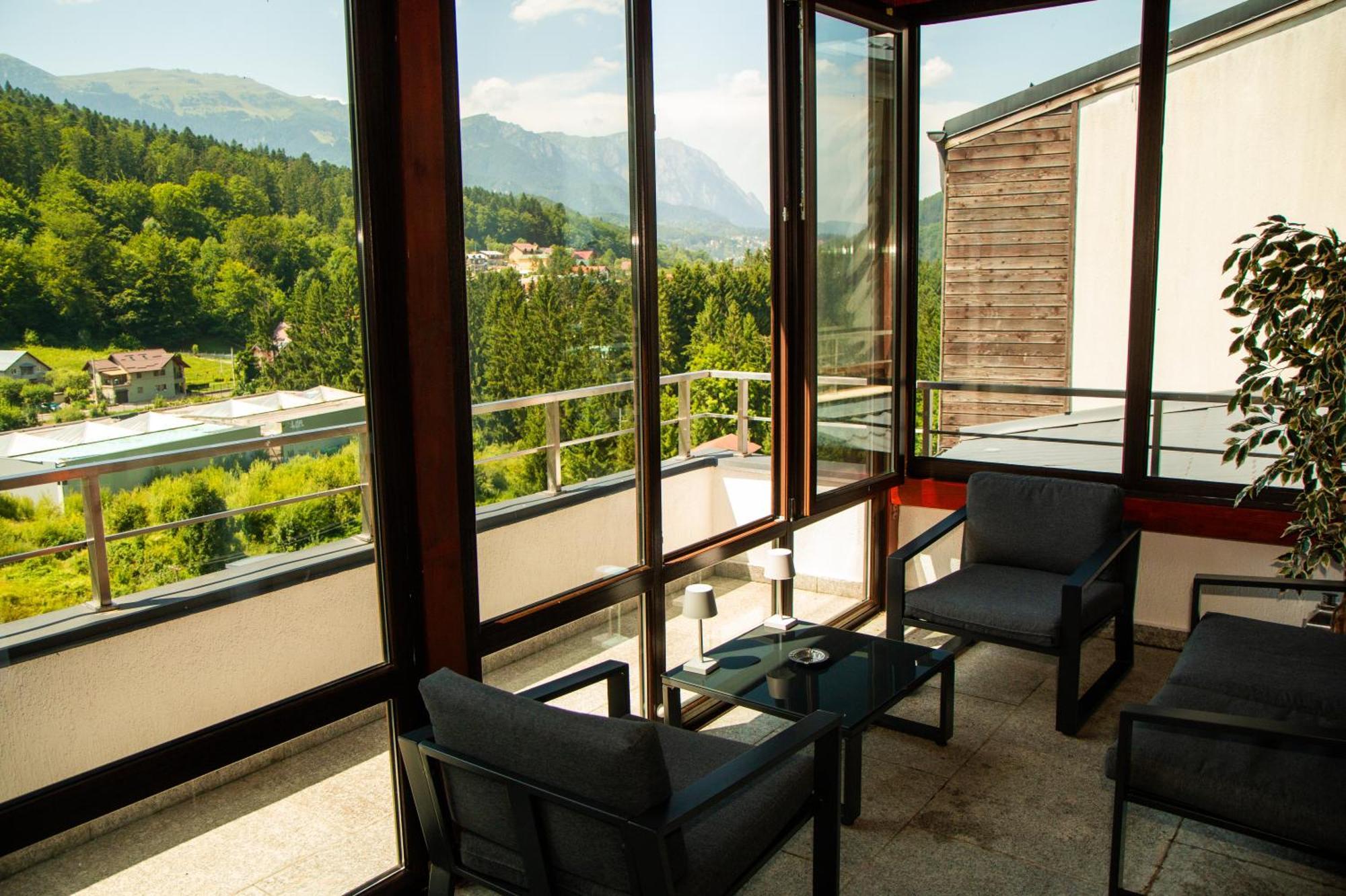 Best View Ap With Parking And 2 Bathrooms Sinaia Eksteriør billede
