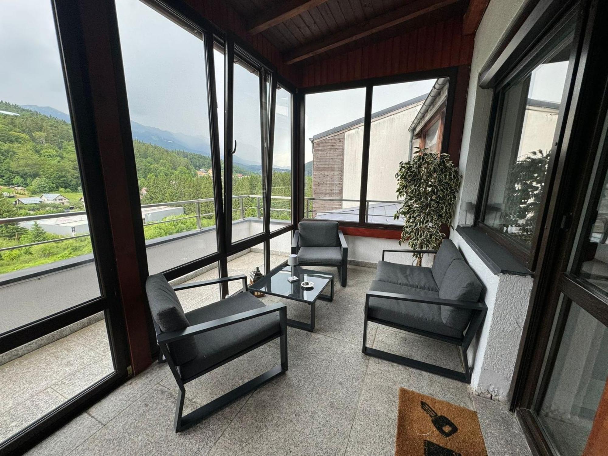 Best View Ap With Parking And 2 Bathrooms Sinaia Eksteriør billede