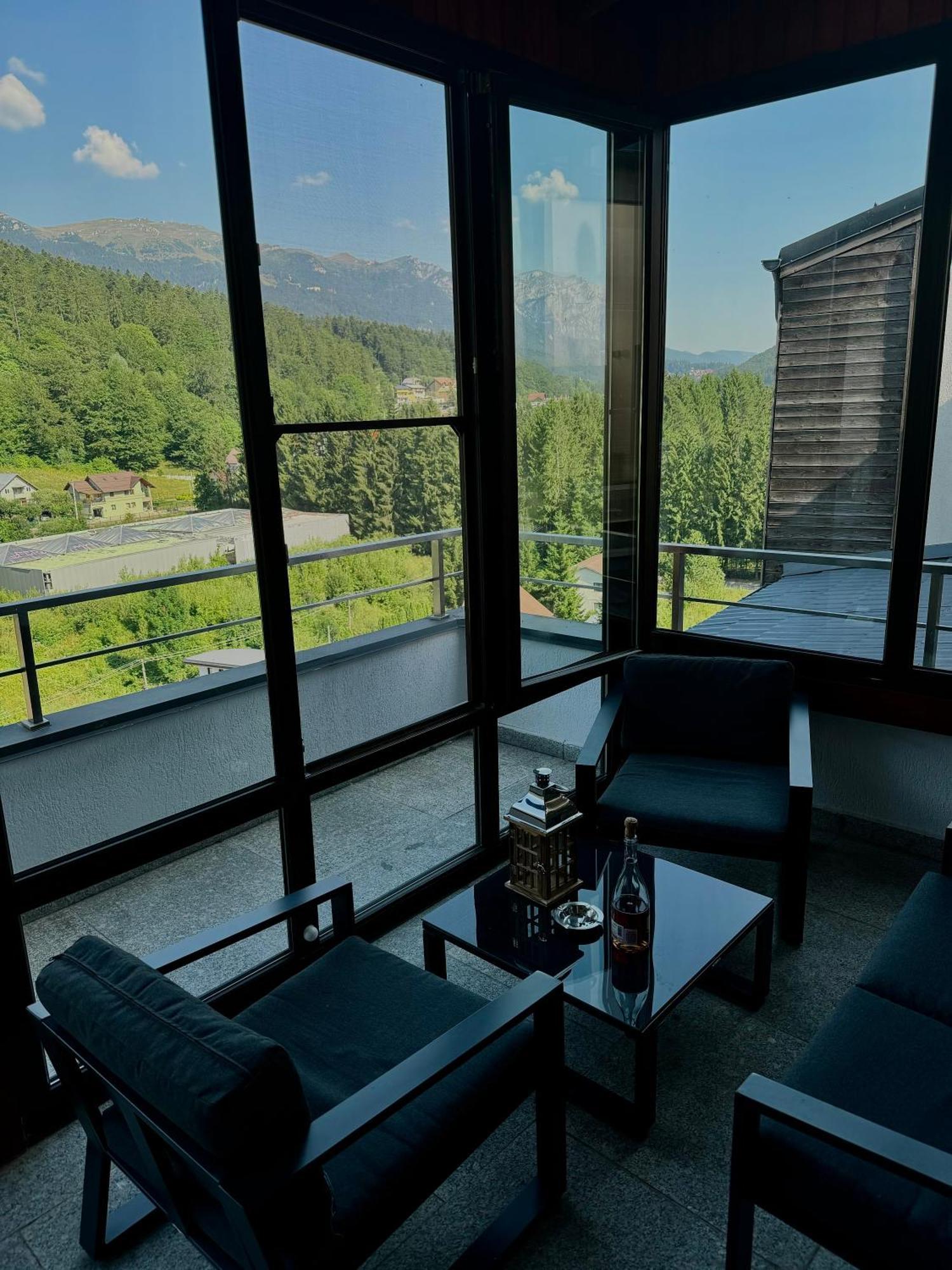 Best View Ap With Parking And 2 Bathrooms Sinaia Eksteriør billede